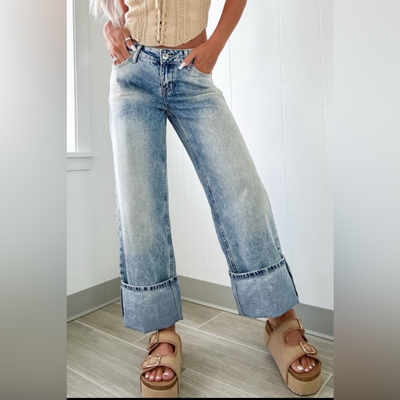 Becca - high rise button light/medium wash cuffed jeans - Picture 1 of 4